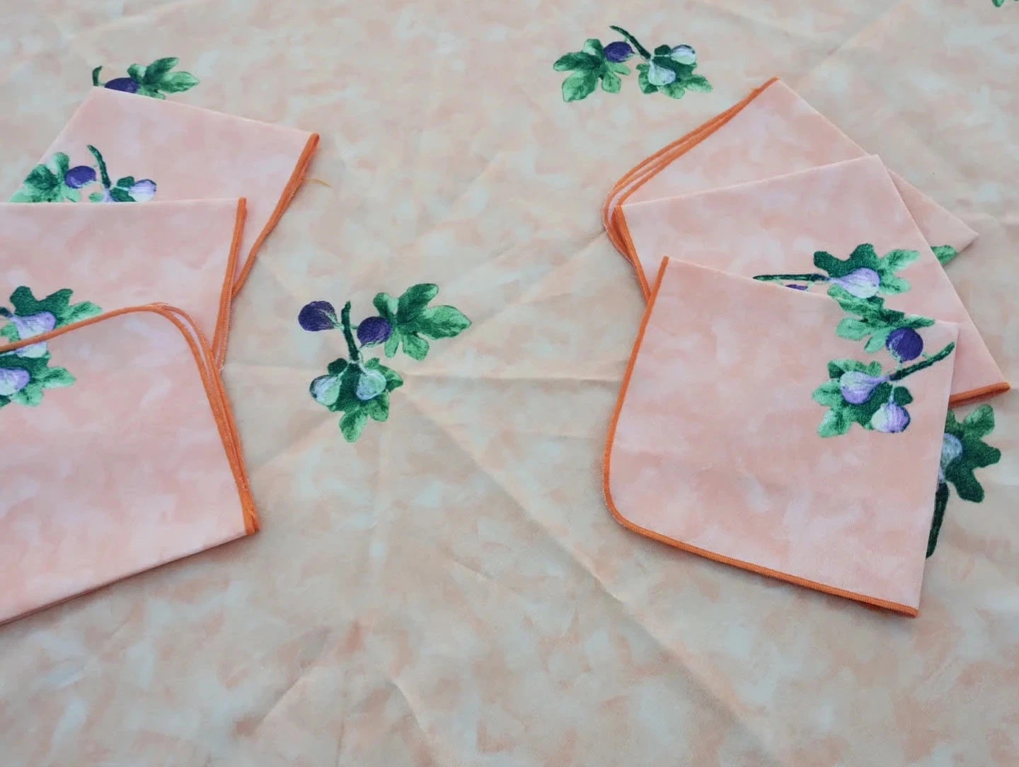 Nappe redonda anaranjada con higo + 6 servilletas, L'enfant de Provence – photo 2